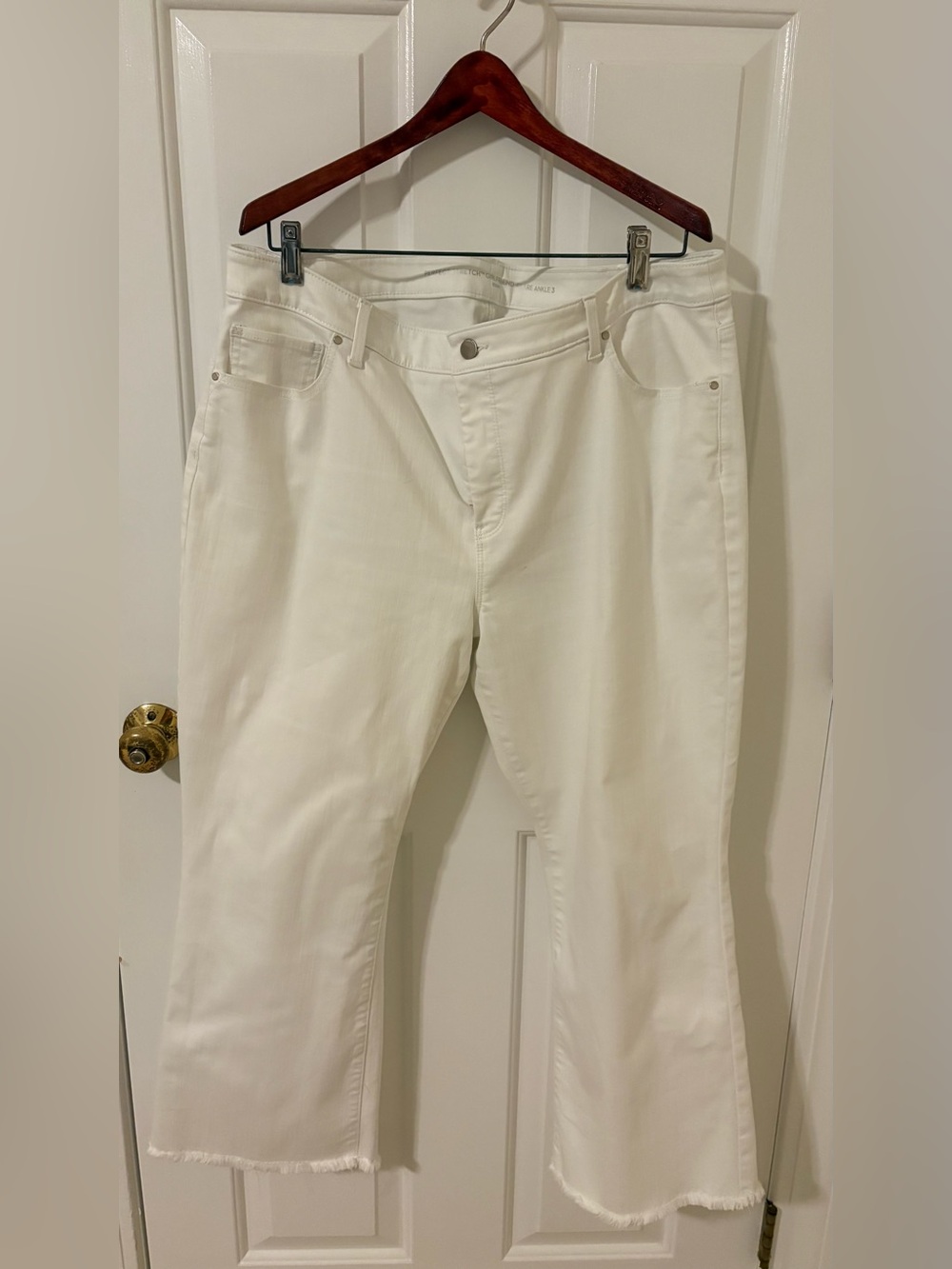 Chicos white frayed girlfriend ankle jeans